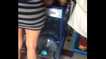 Piernas en la tienda